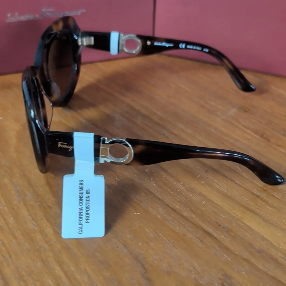 FERRAGAMO 53mm Oversized Sunglasses Havana Brown Tortoise Shell - Picture 2 of 9